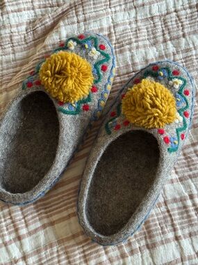 French Knot Lena Slippers Large